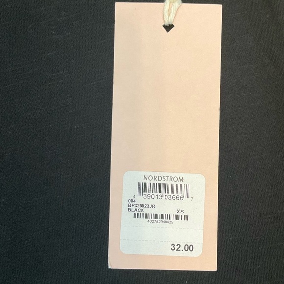 Sun & Shadow Lace Hem Cap Sleeve Top - Picture 5 of 6